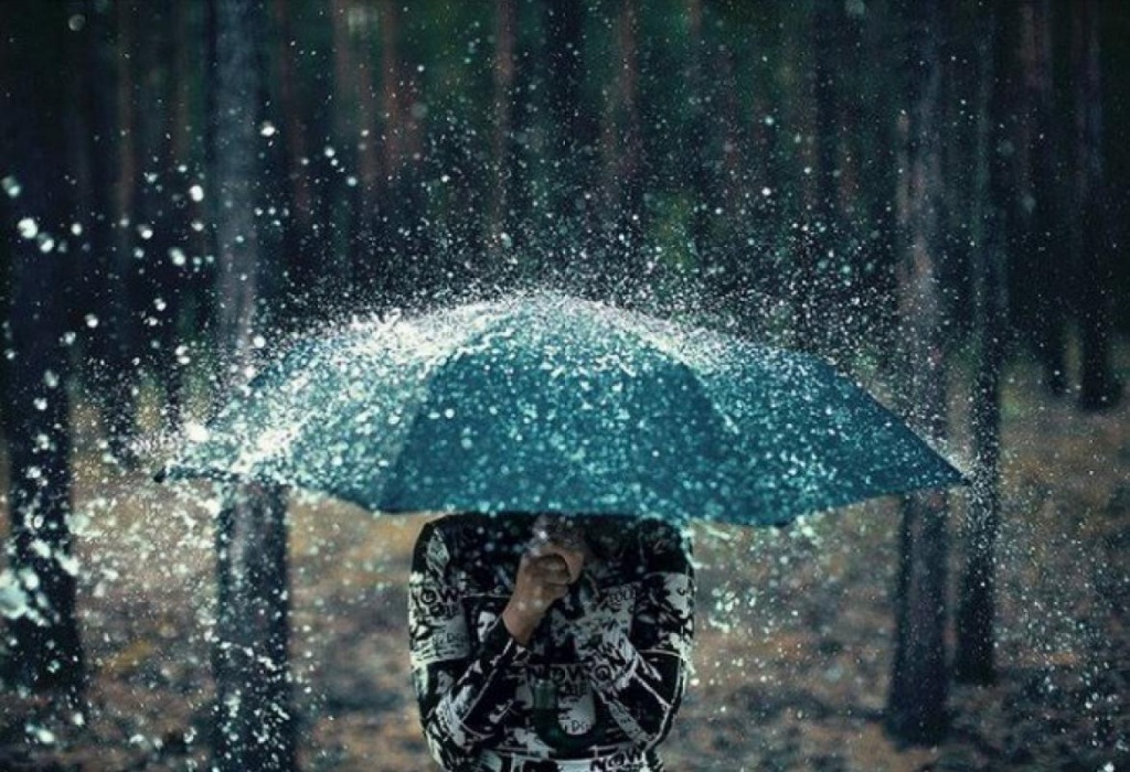 Погода 17 апреля в Твери. Под зонтом